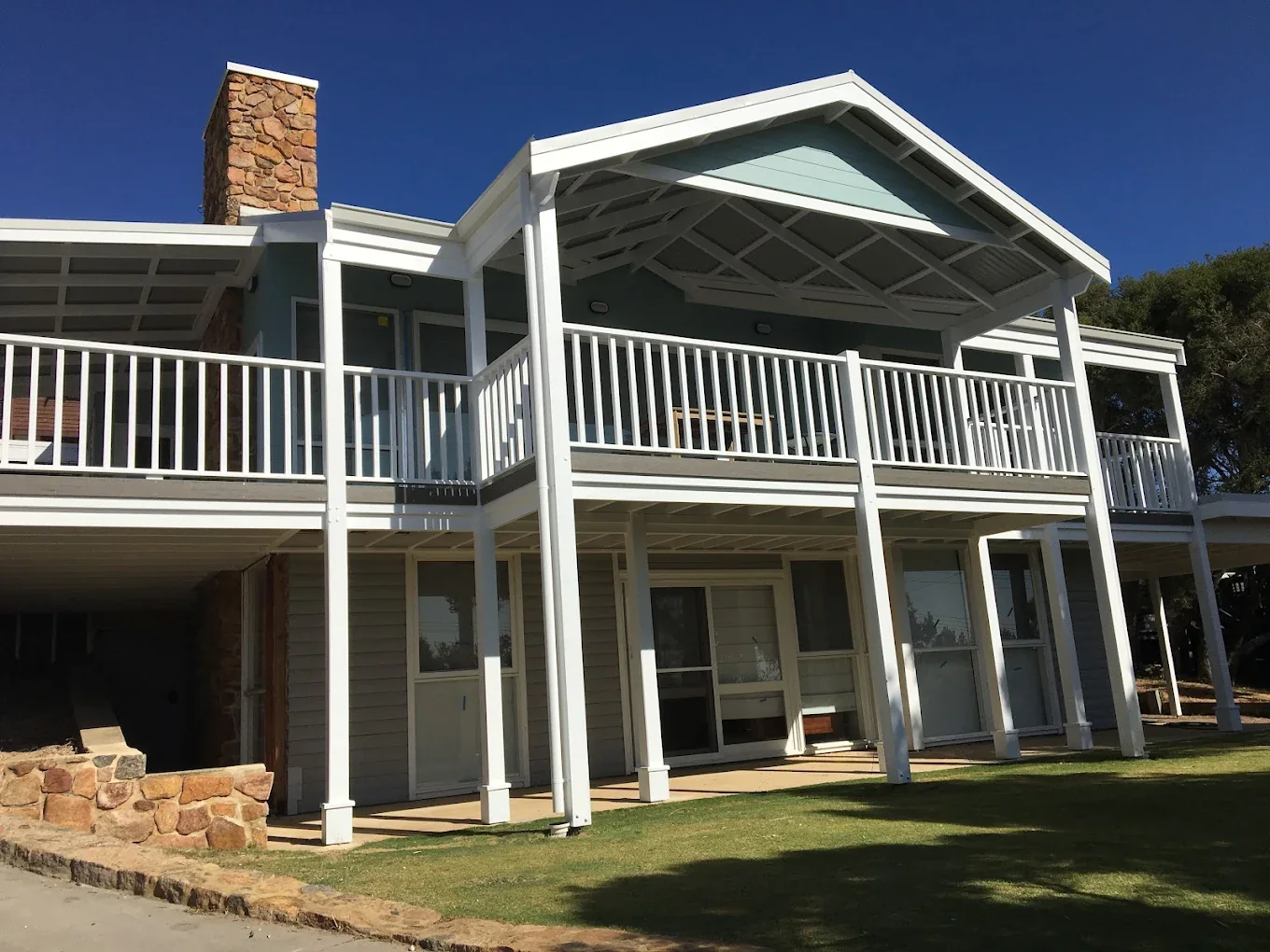Two-storey verandah and balustrade build